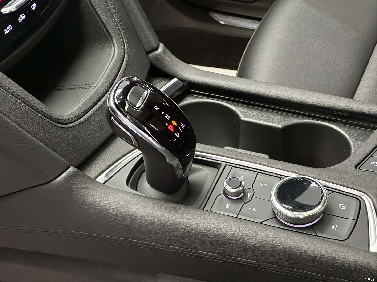 Cadillac XT5, 2021 10