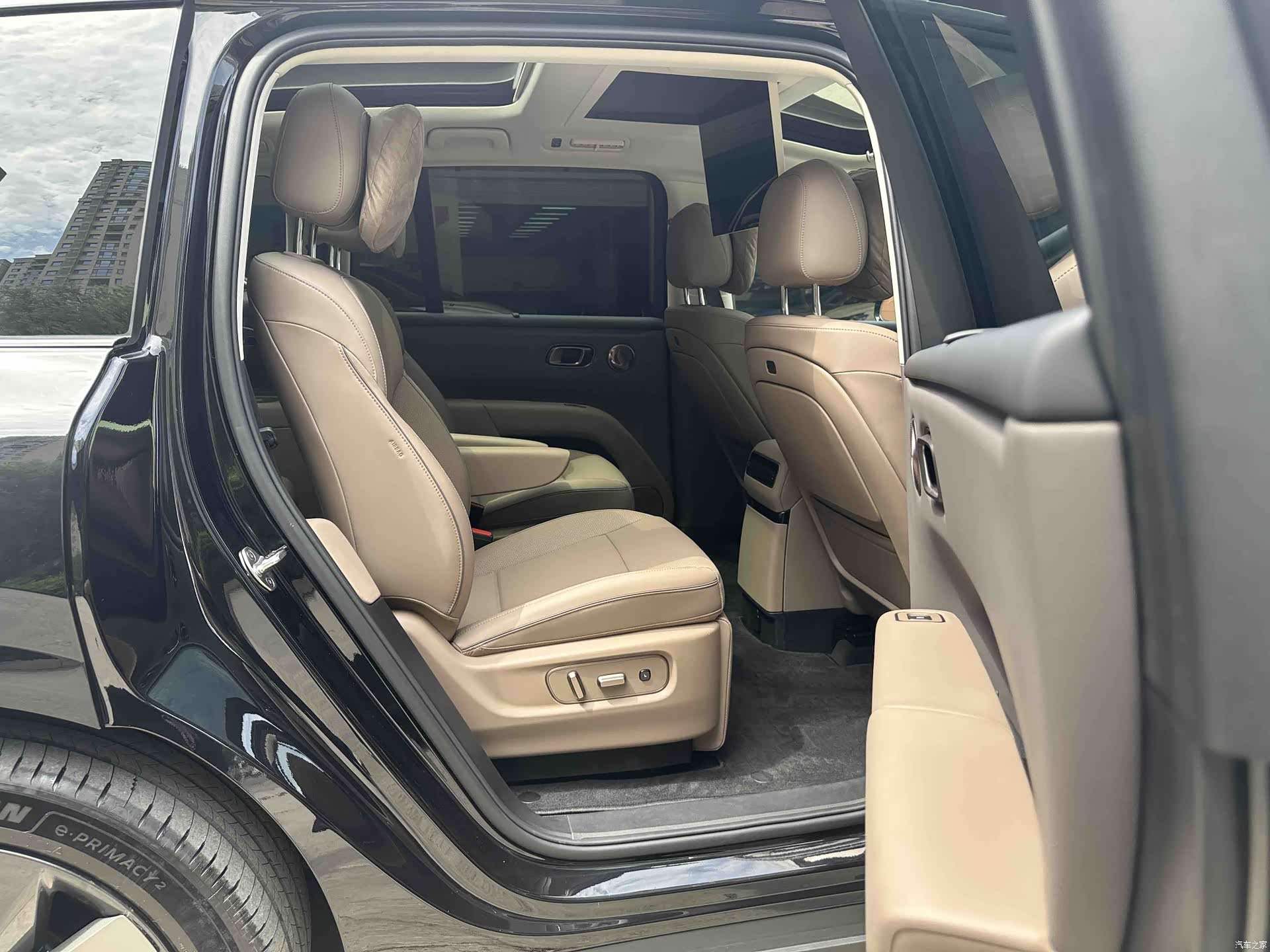 Li Auto i8, 2025 10