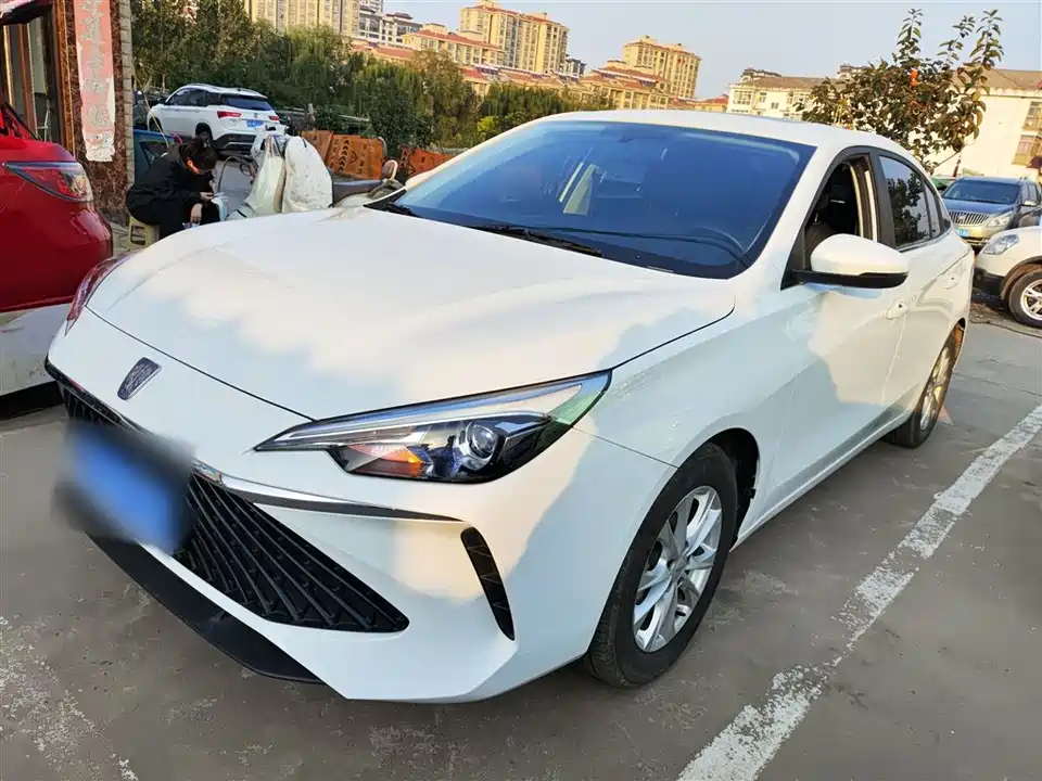 Roewe i5
