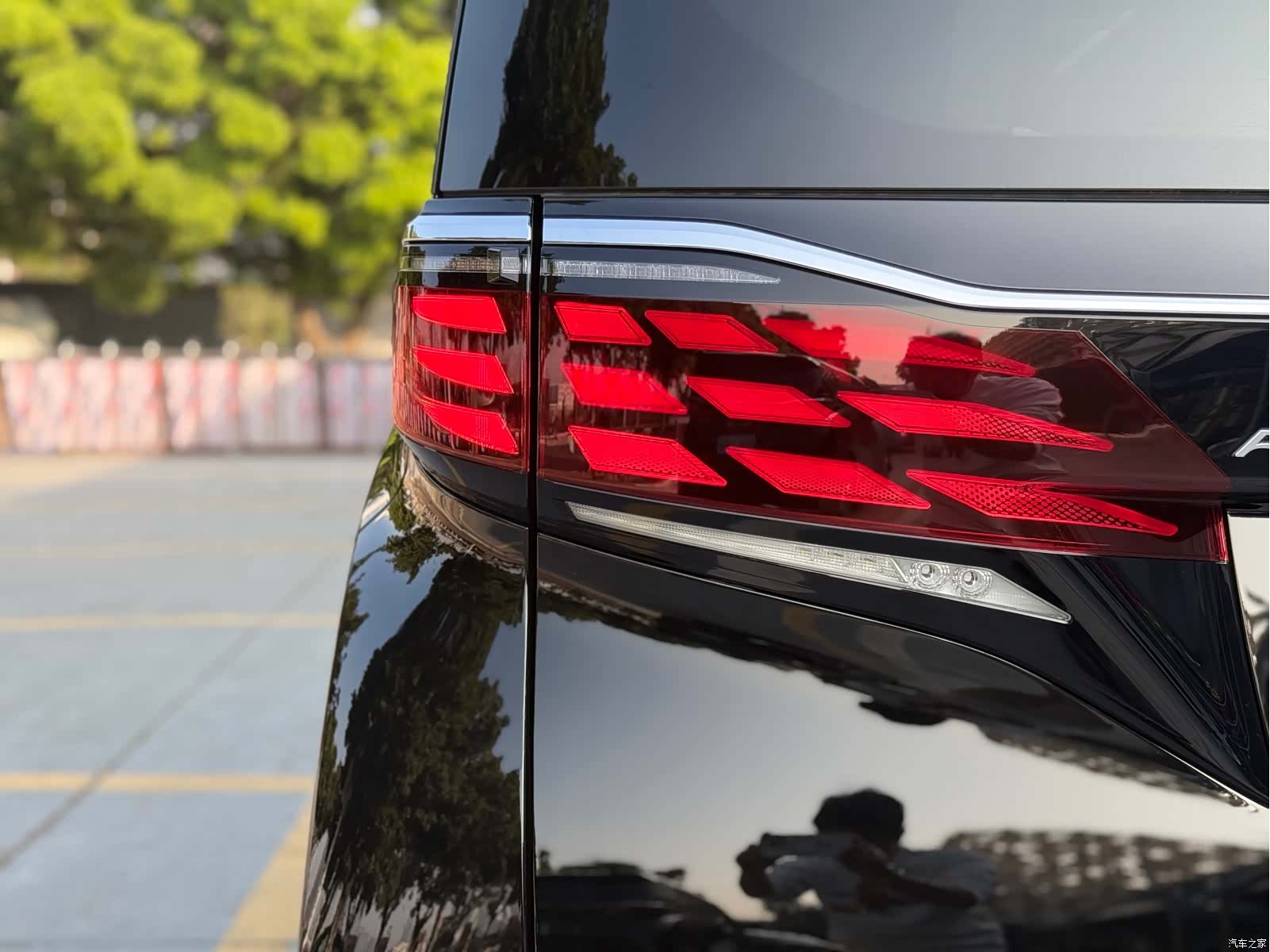 Toyota Alphard, 2025 20