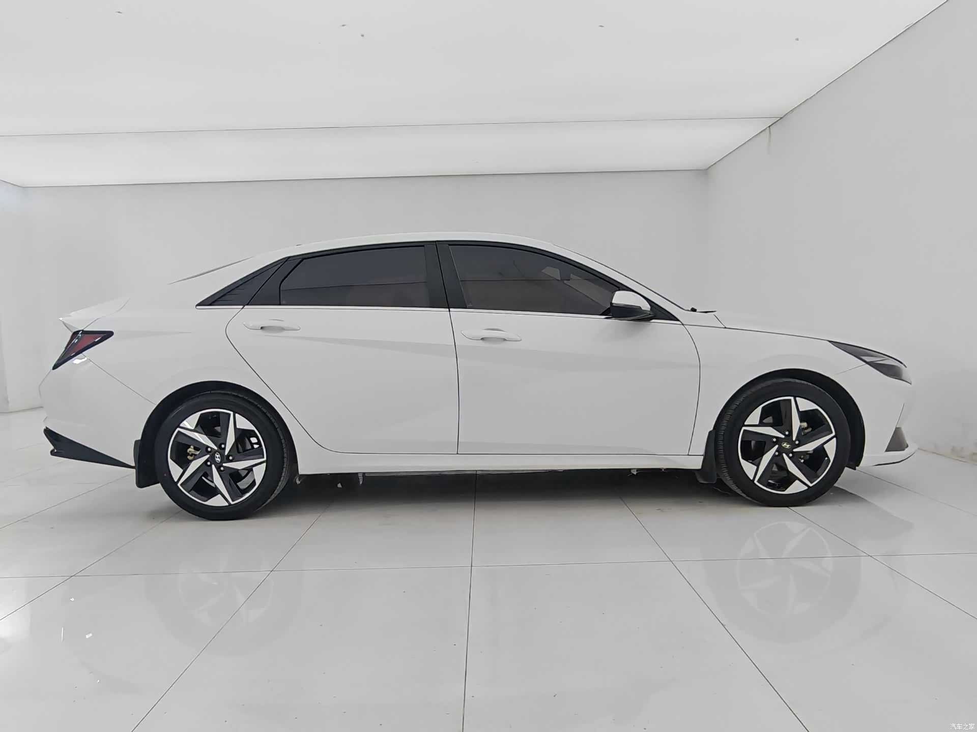 Hyundai Elantra, 2021 18