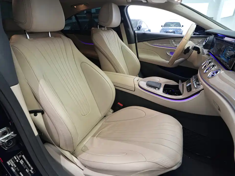 Mercedes-Benz CLS Mercedes-Benz CLS