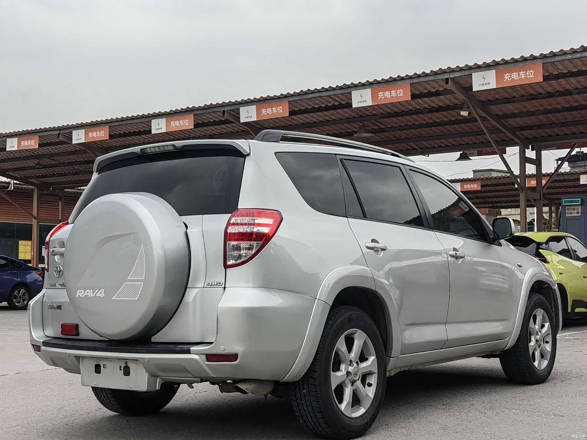 Toyota RAV4, 2010 6