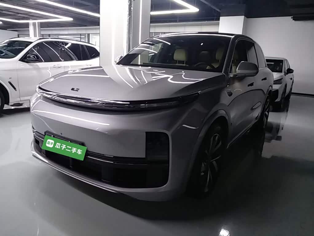 Li Auto L8