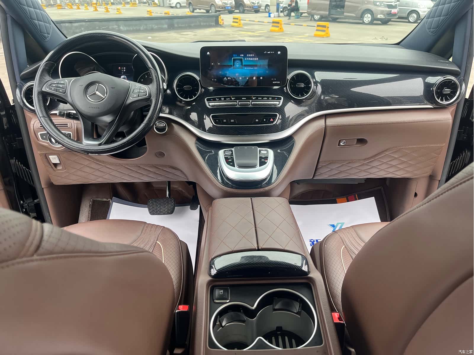Mercedes-Benz V-Class, 2021 11