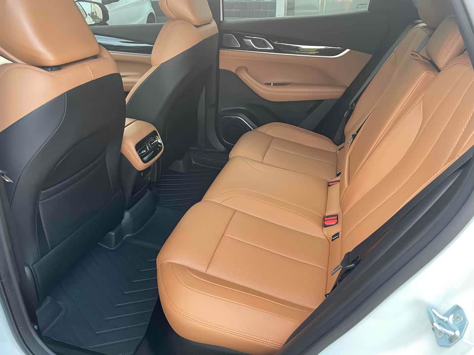Geely Atlas L