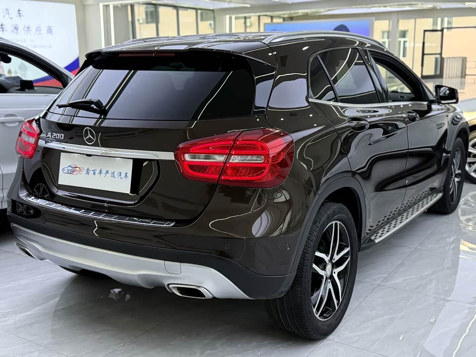 Mercedes-Benz GLA Mercedes-Benz GLA