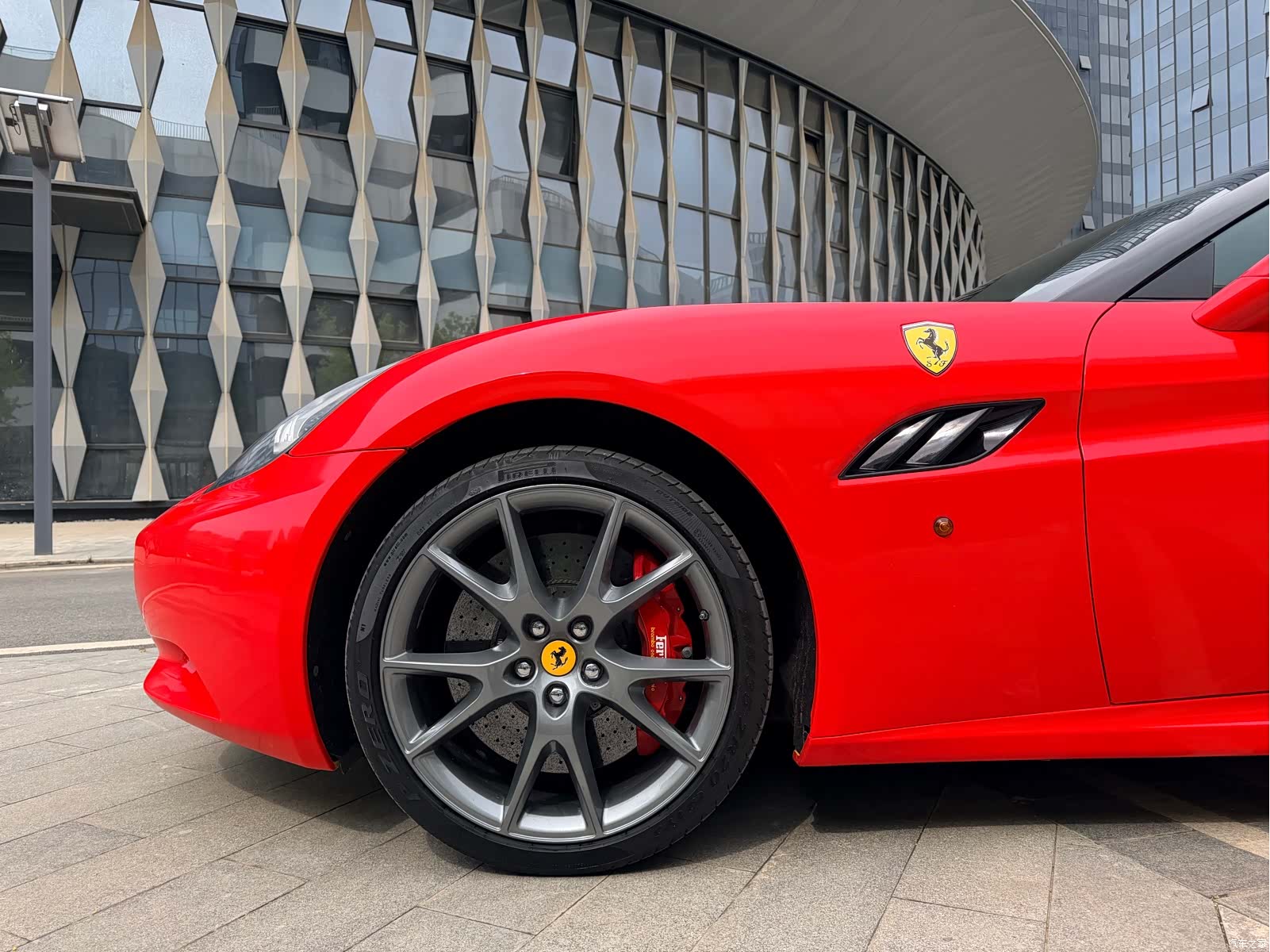Ferrari California, 2011 6