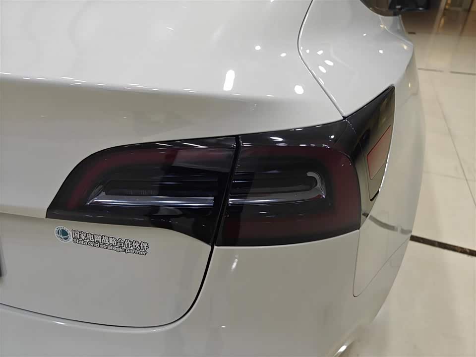 Tesla Model 3 Tesla Model 3
