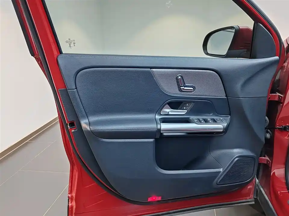 Mercedes-Benz GLA Mercedes-Benz GLA