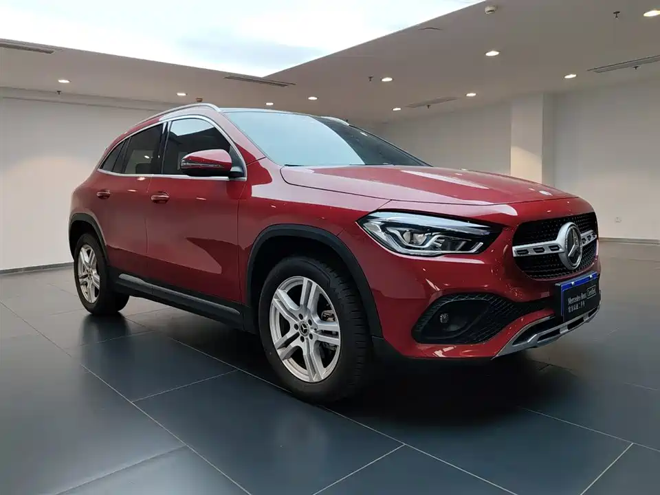 Mercedes-Benz GLA Mercedes-Benz GLA