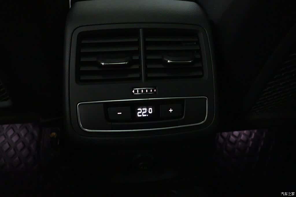 Audi A4, 2022 10