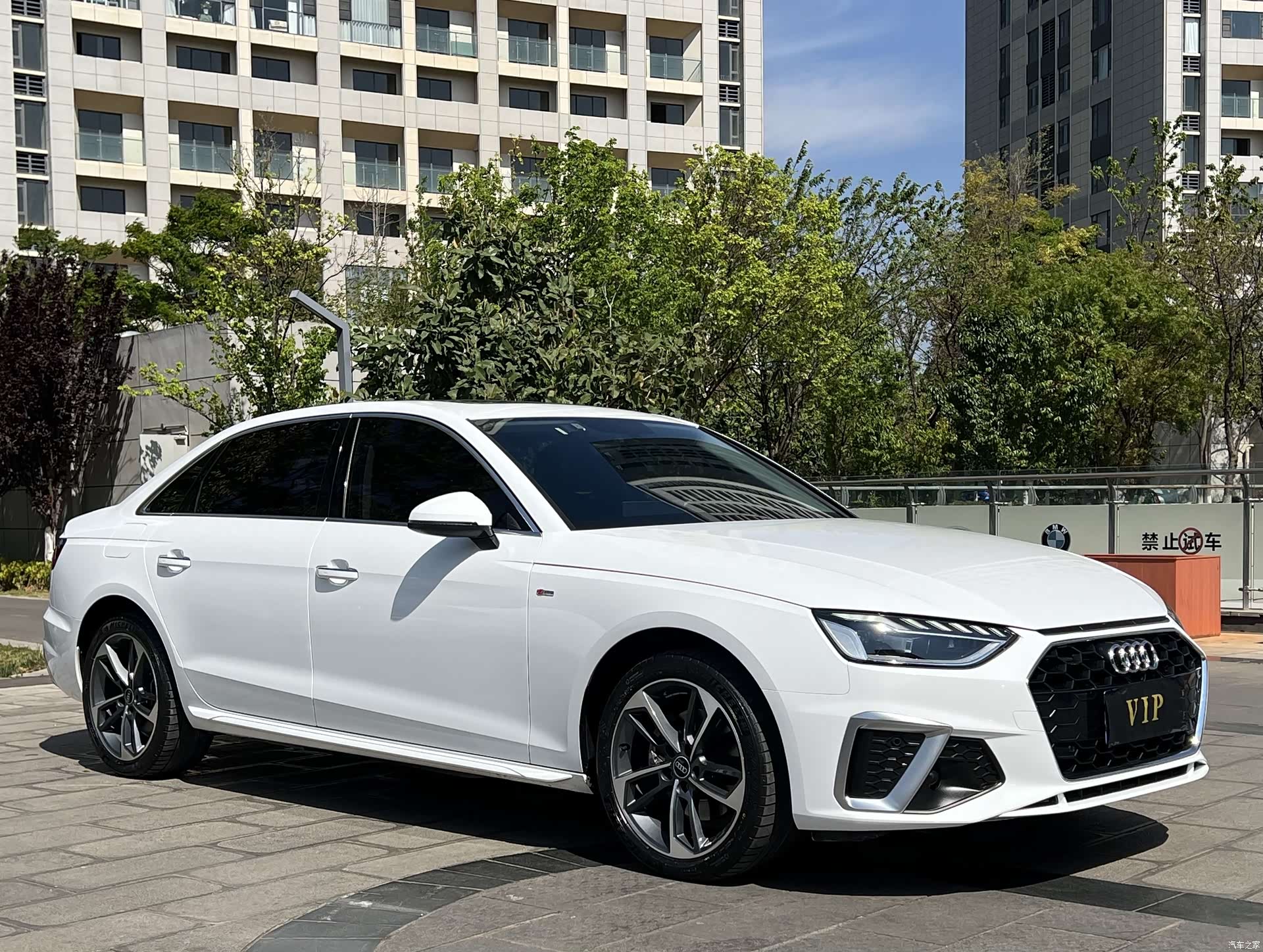 Audi A4L, 2022 3