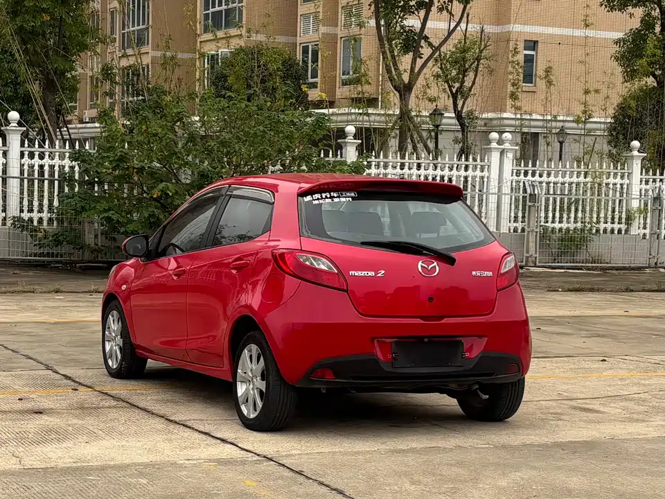 Mazda 2