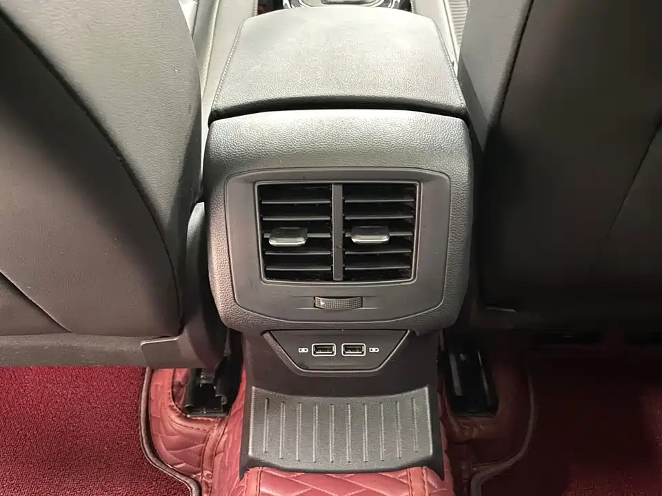 Volkswagen T-ROC exploring Songs