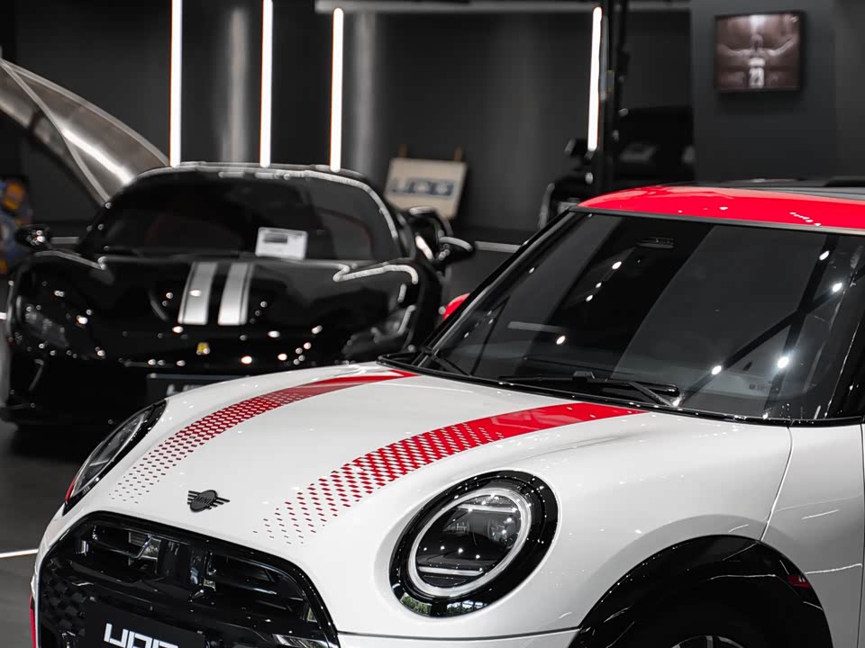MINI JCW
