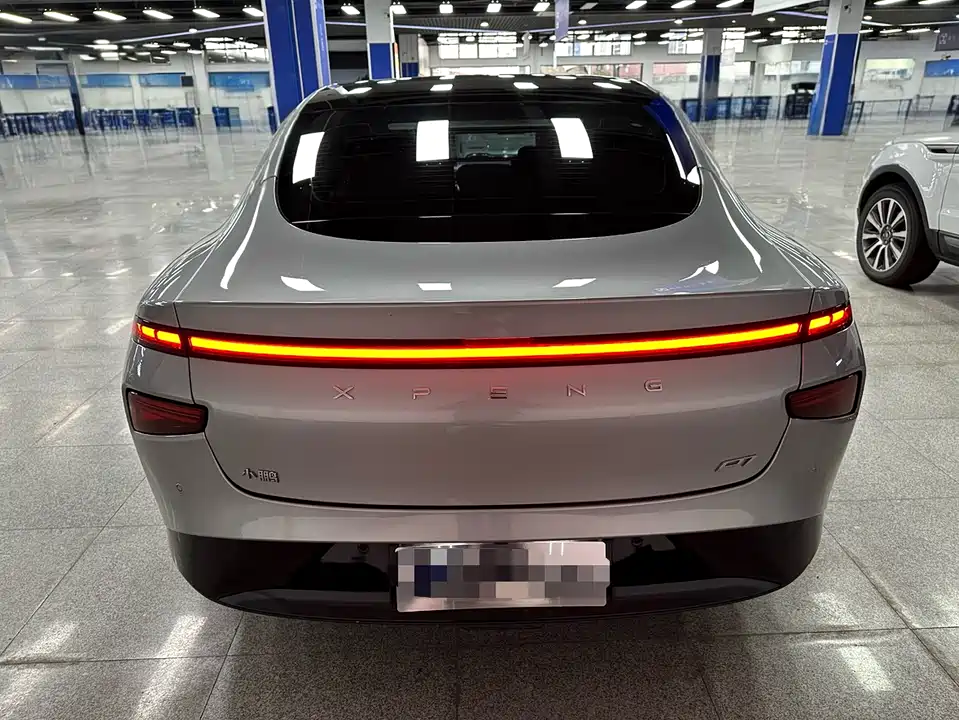 XPENG P7