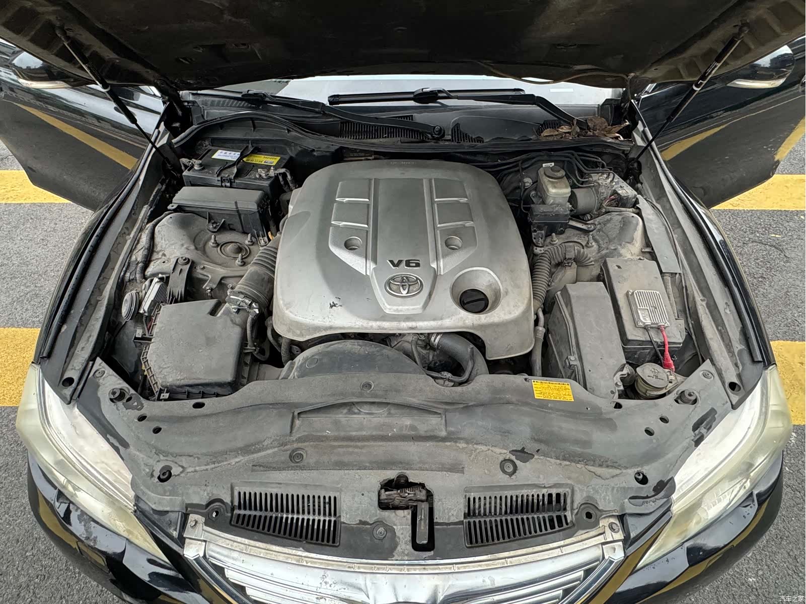 Toyota 2.5V, 2011 16