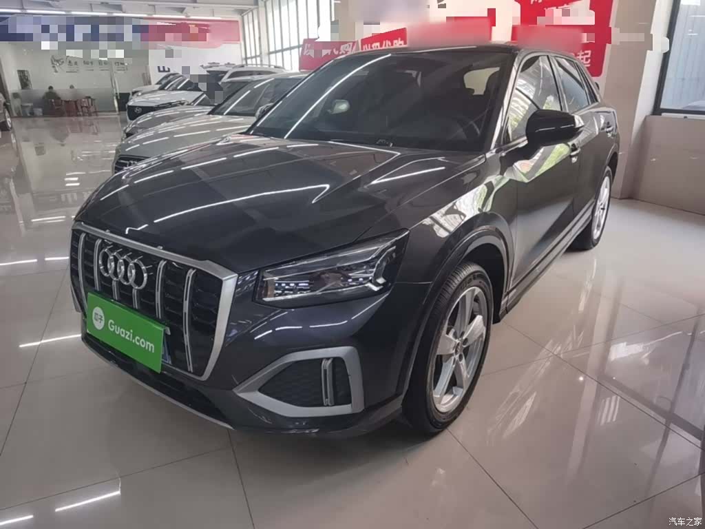 Audi Q2L, 2023 1