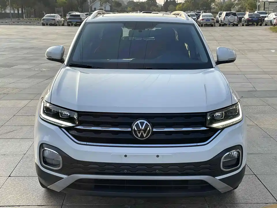 Volkswagen Exploring the shadow