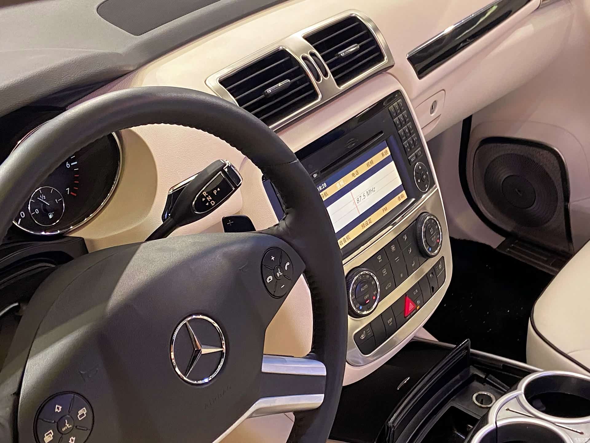 Mercedes-Benz R-Class, 2012 11