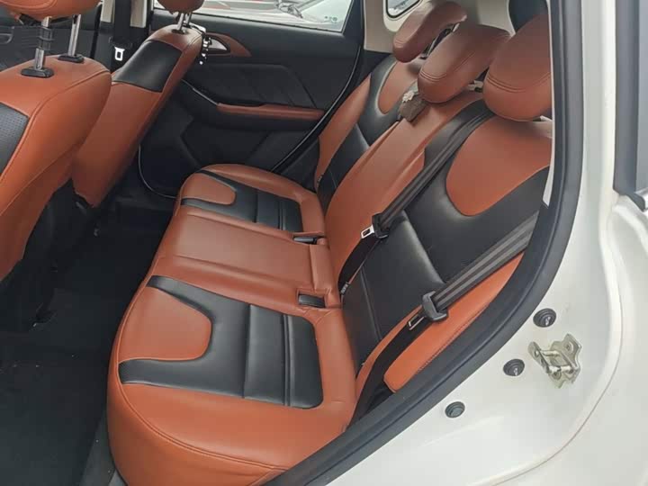 BAIC shen bao X35 2016 1.5L АКПП Luxury