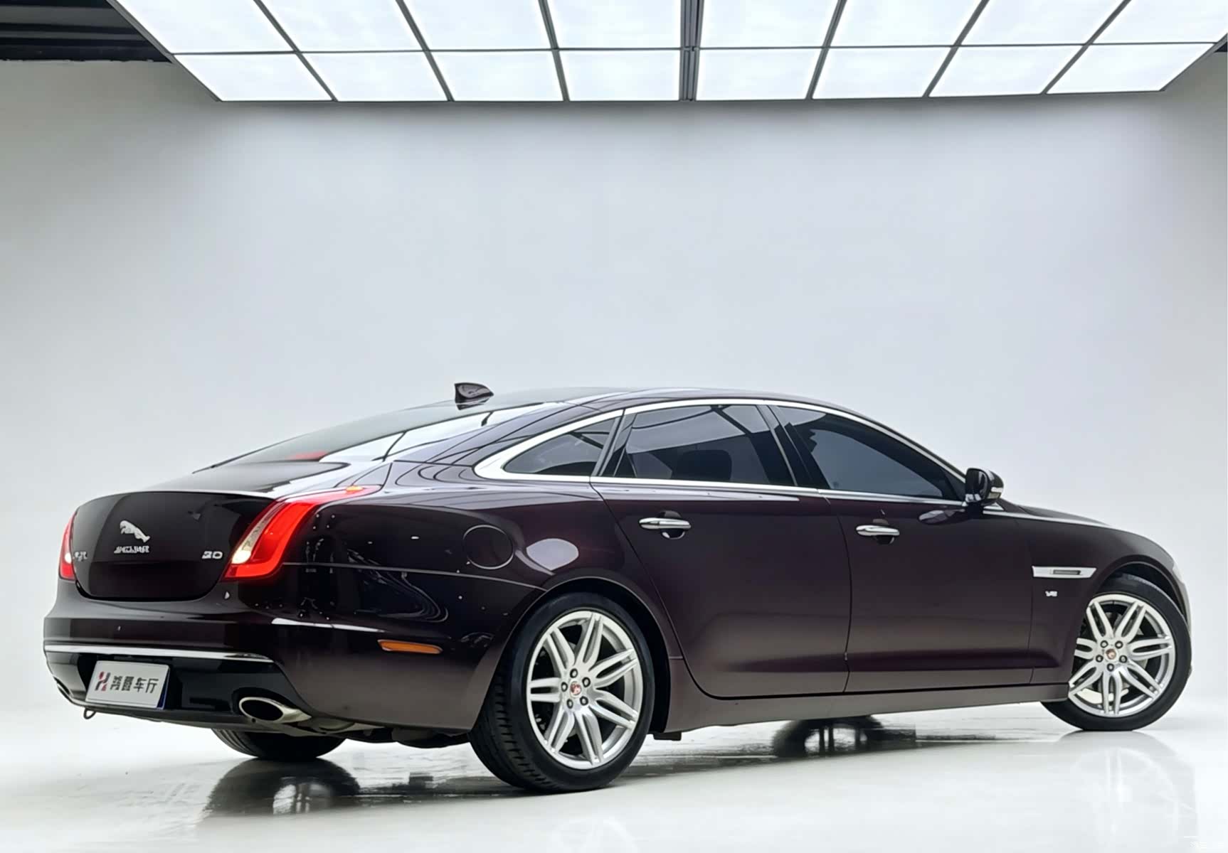 Jaguar XJ, 2018 4