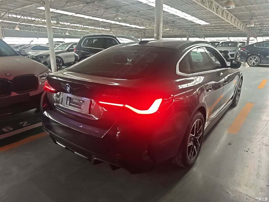 BMW i4, 2025 11