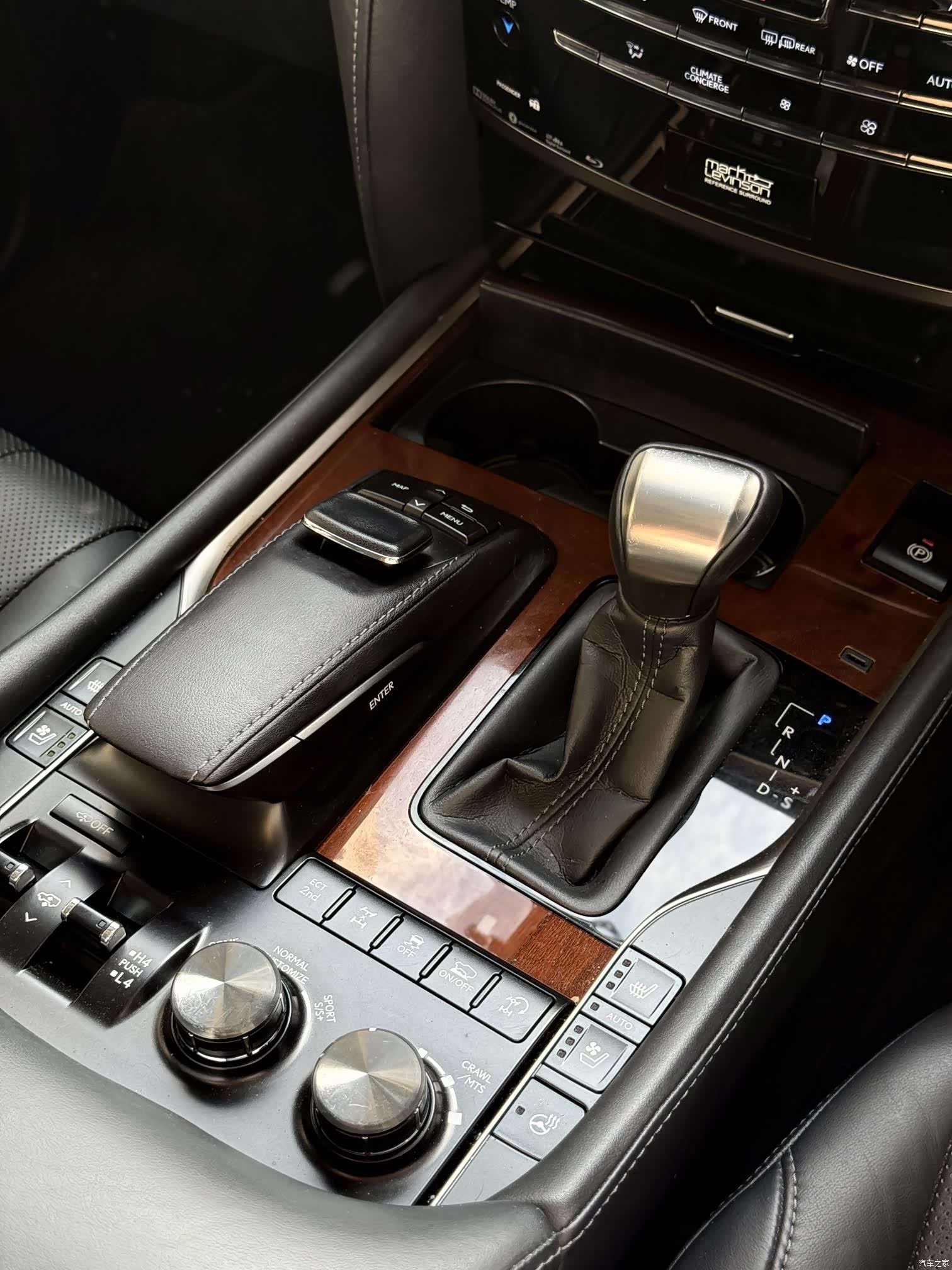 Lexus LX, 2022 13