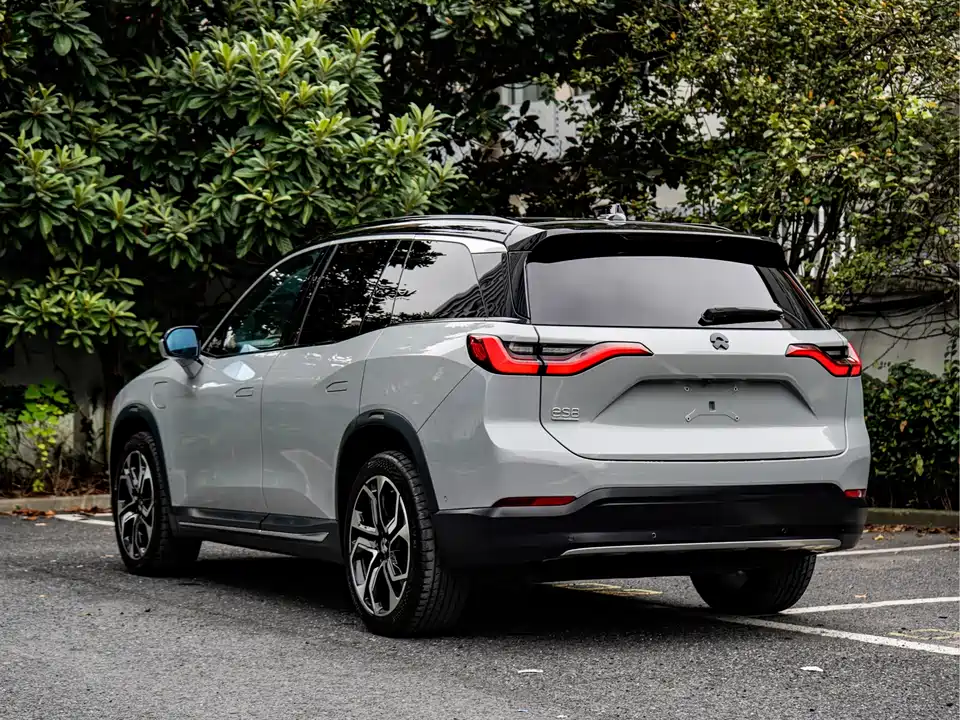 NIO ES8