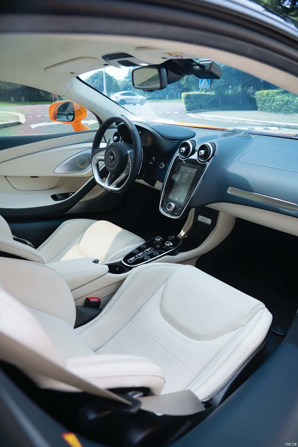 McLaren GT, 2023 24