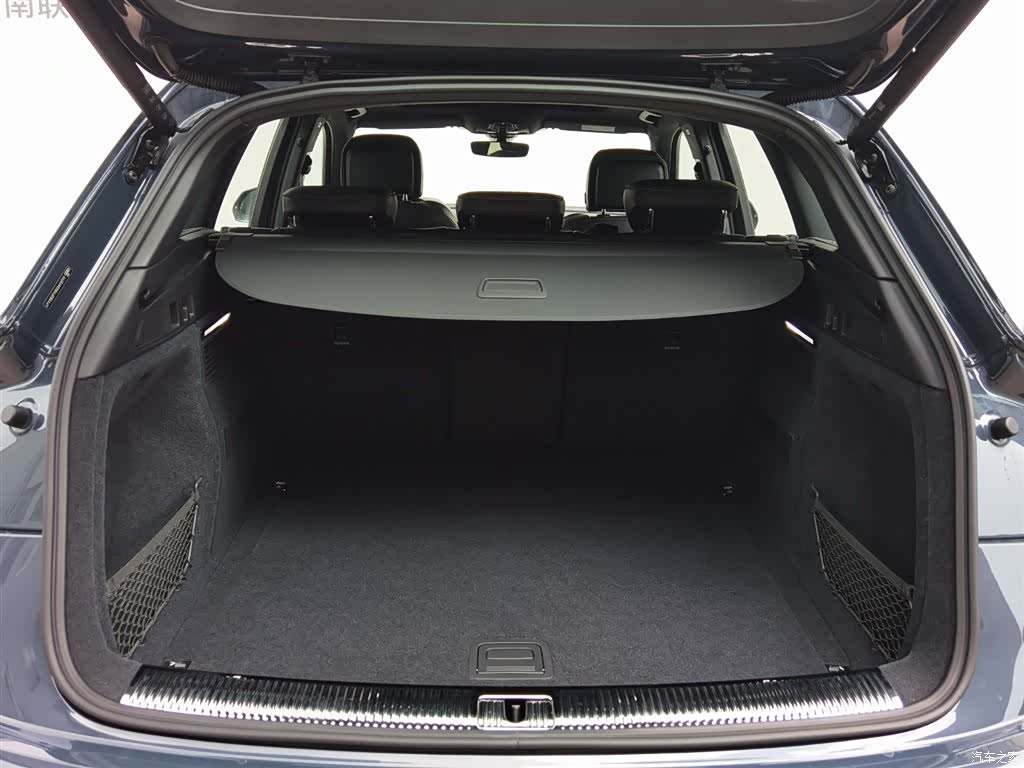 Audi Q5L, 2025 6