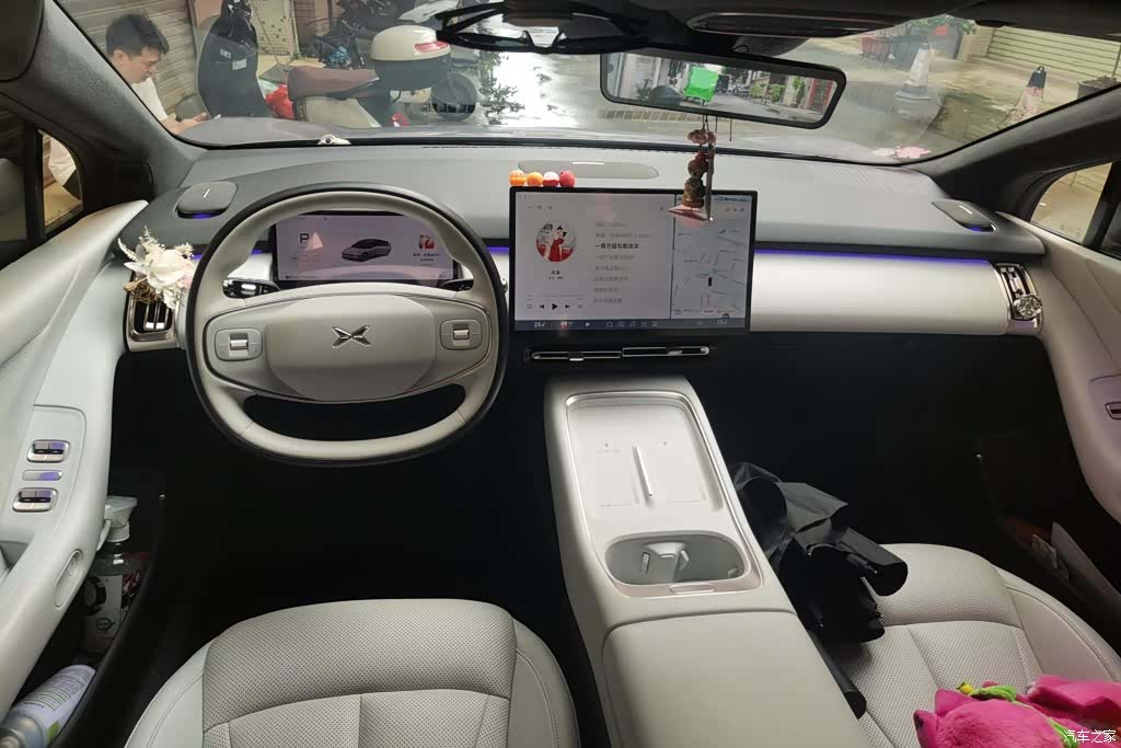 Xpeng P7, 2025 12