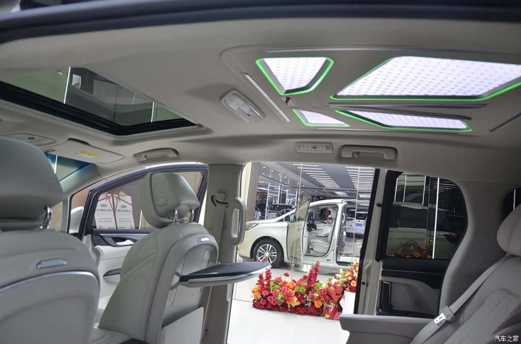 Buick GL8, 2022 12