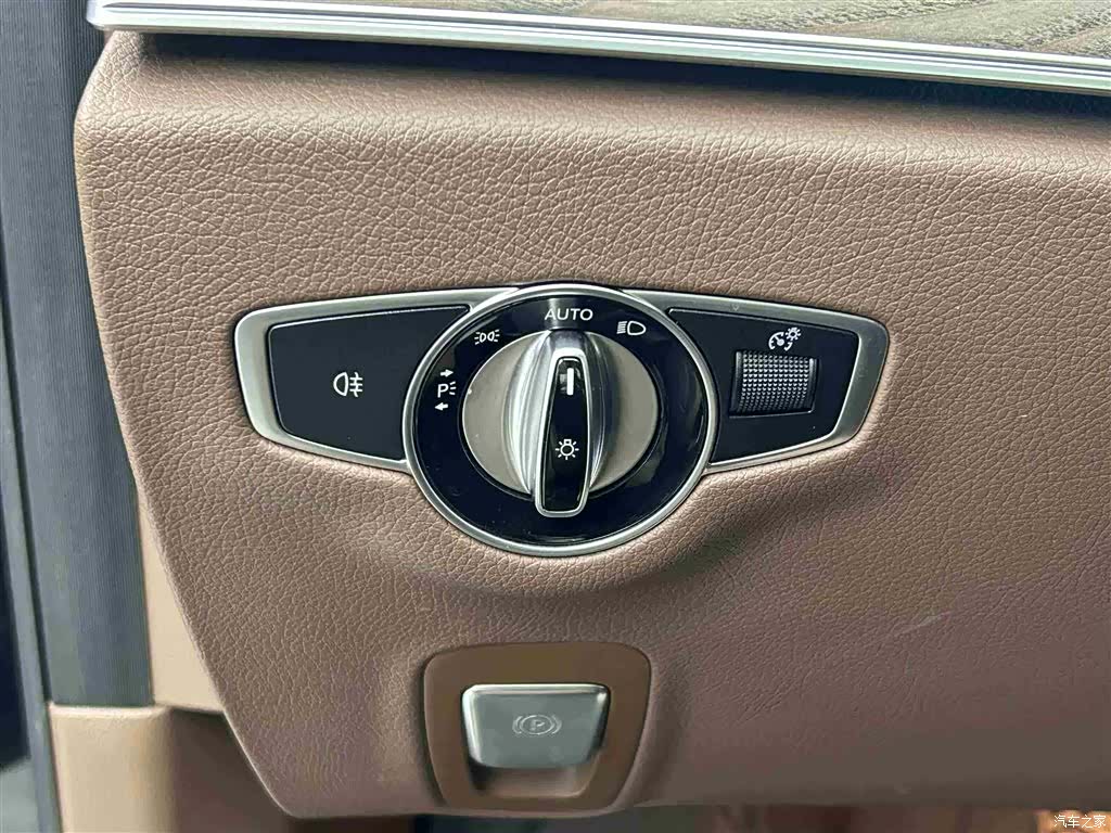Mercedes-Benz E-Class, 2023 11
