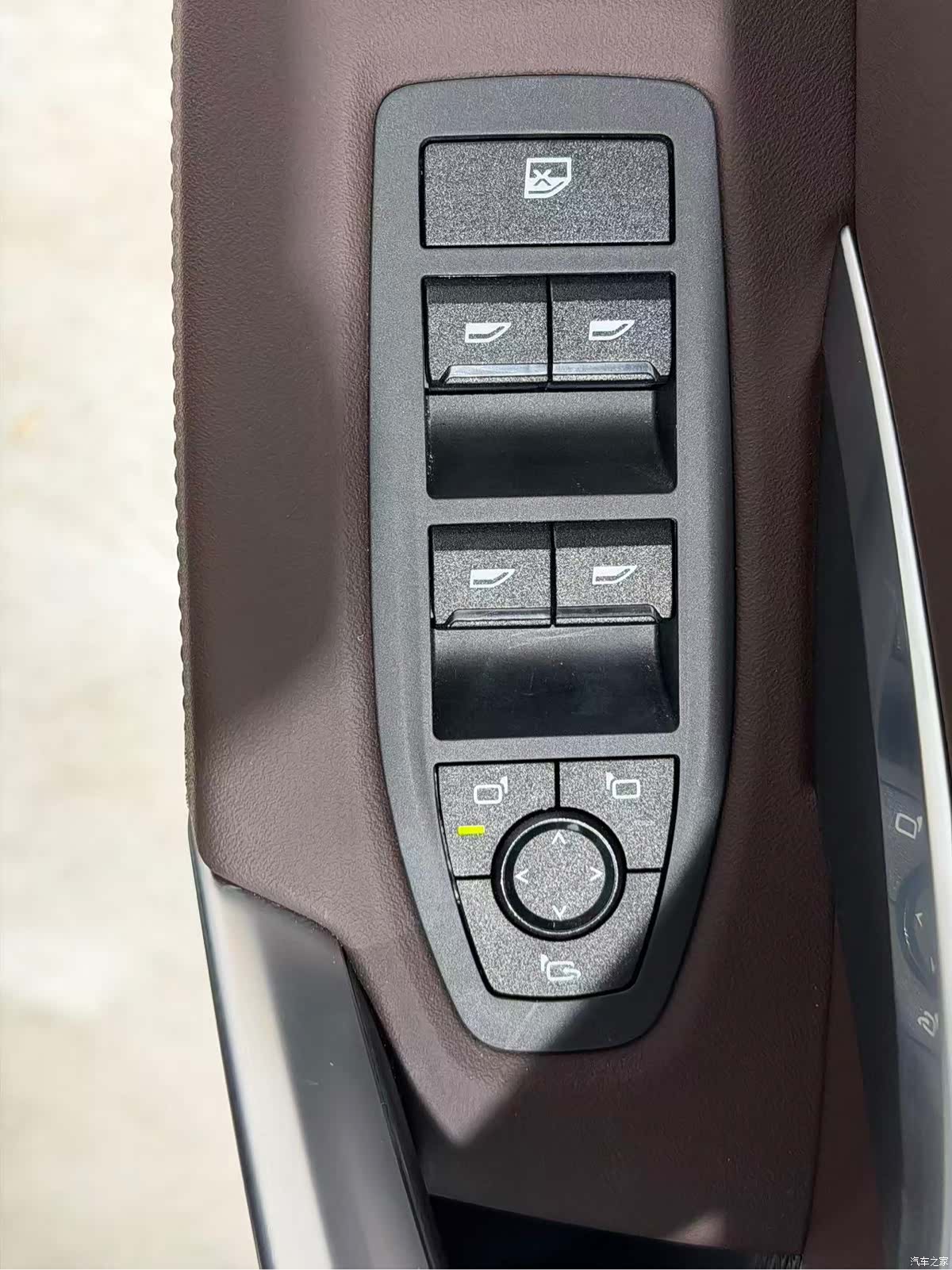 BMW iX1, 2025 6