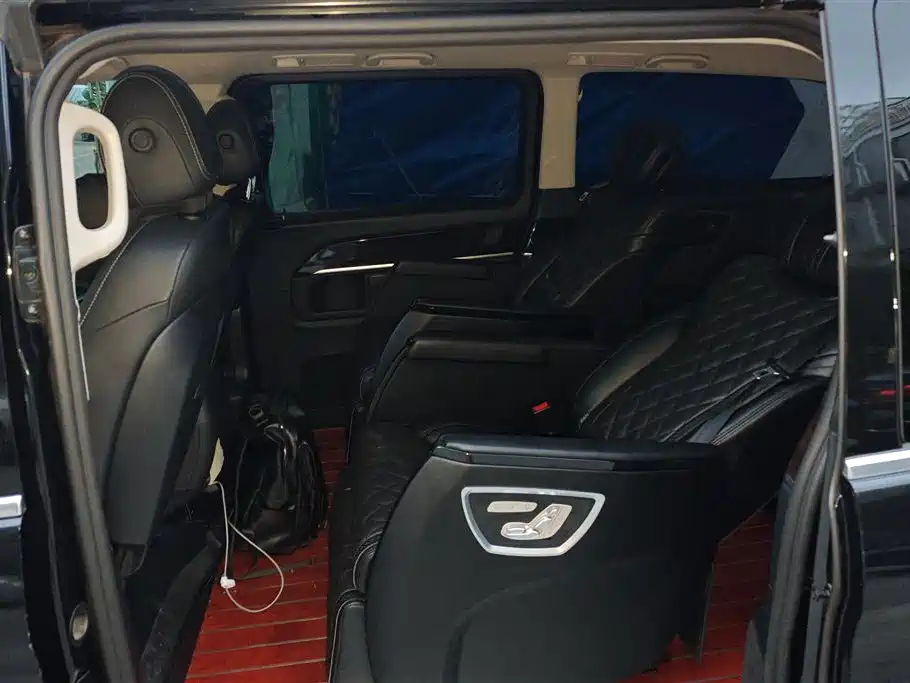 Mercedes-Benz V-class