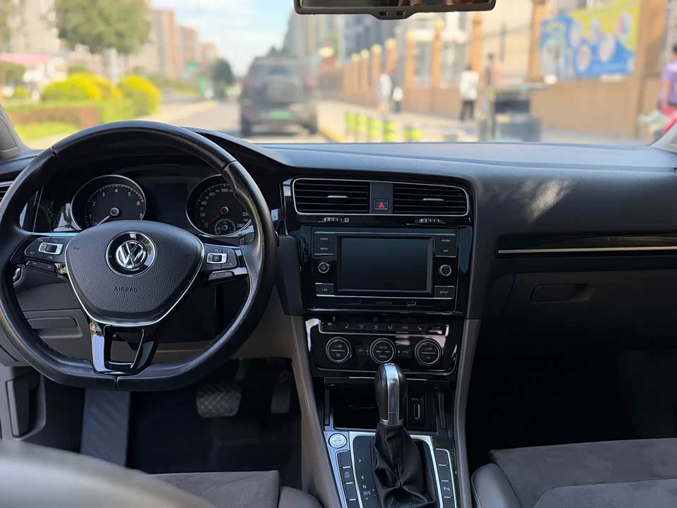 Volkswagen golf