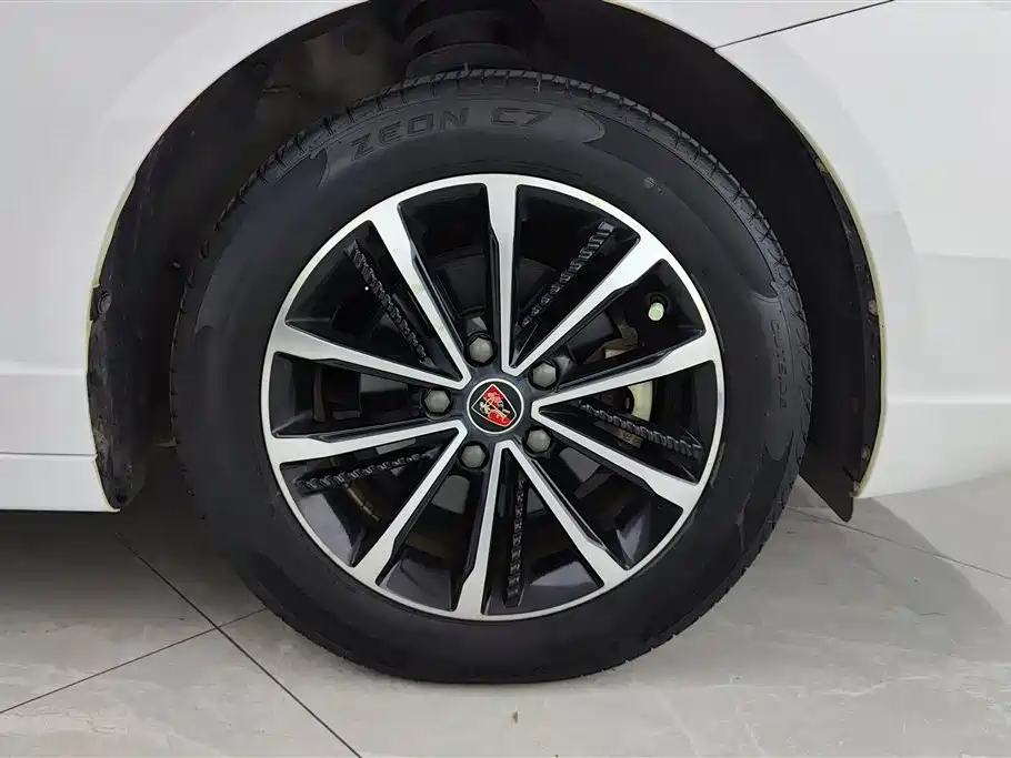 Roewe i5