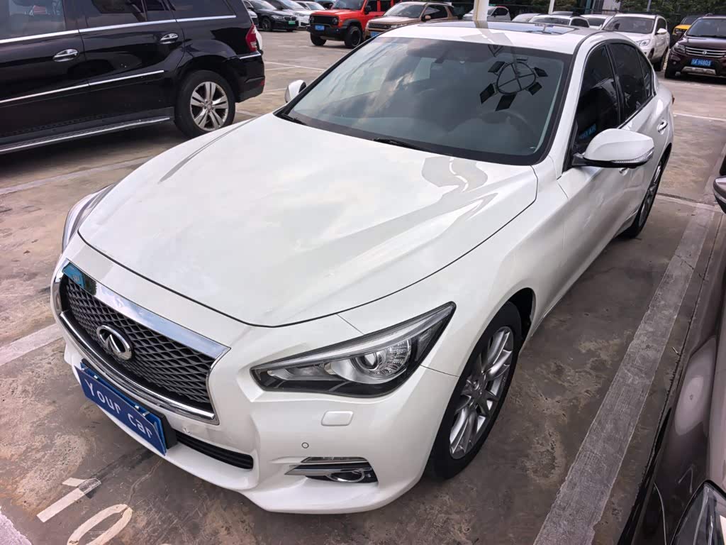 Infiniti Q50L