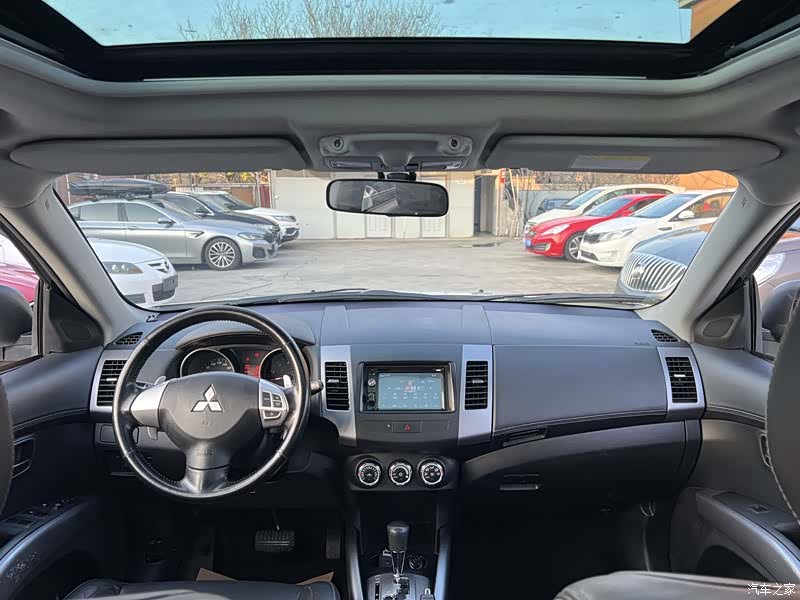 Mitsubishi Outlander, 2011 6