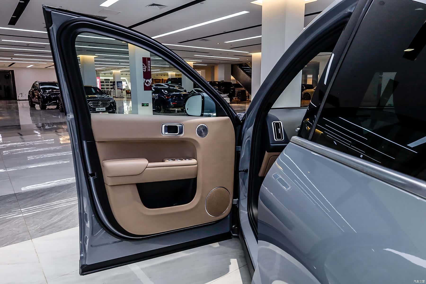 Li Auto L8, 2025 11
