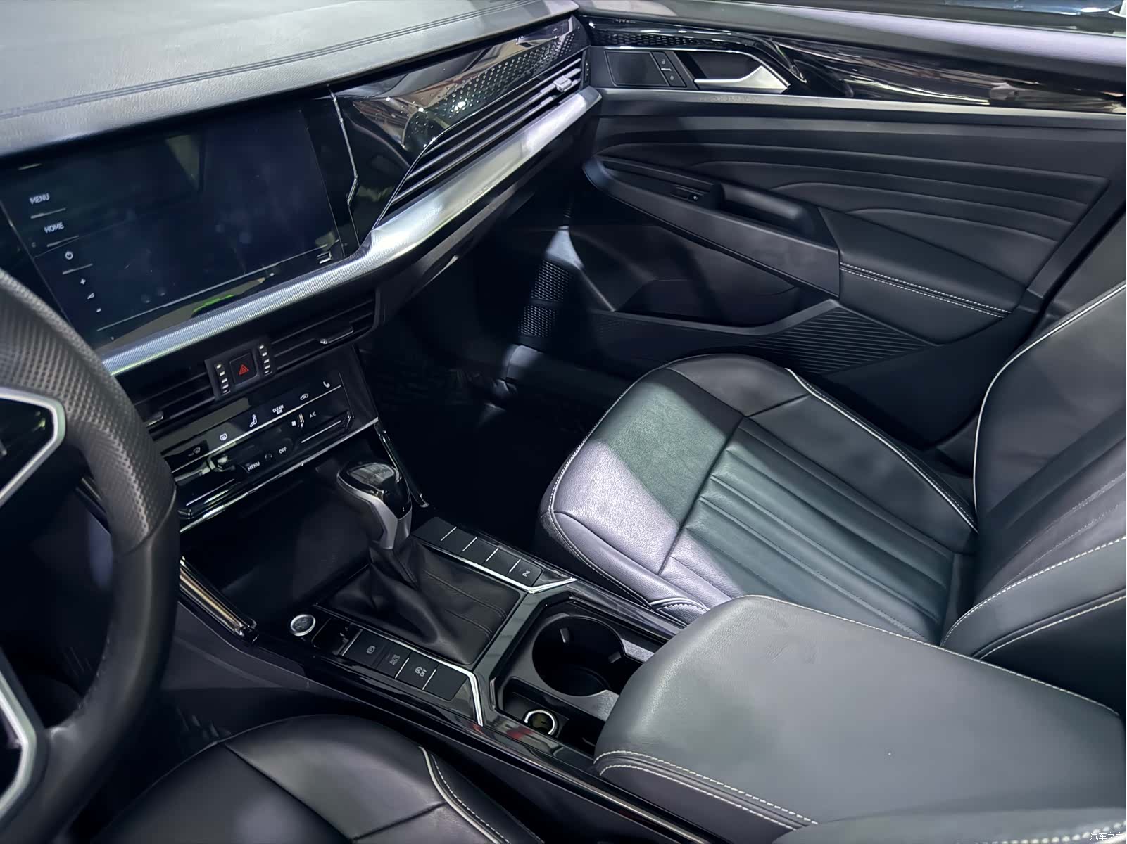 Volkswagen Passat, 2023 6