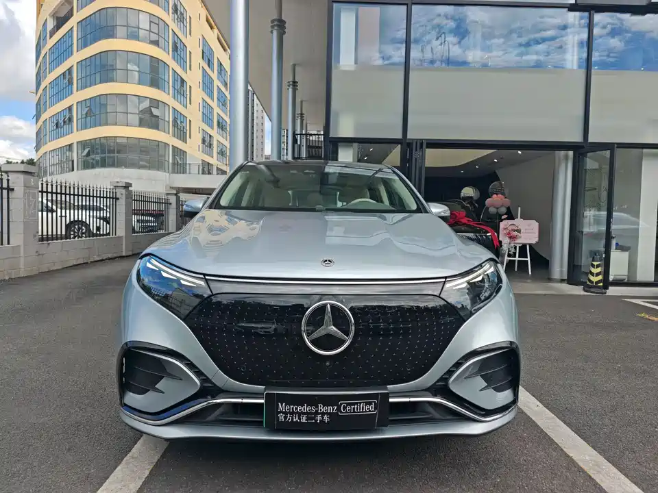 Mercedes-Benz EQS SUV