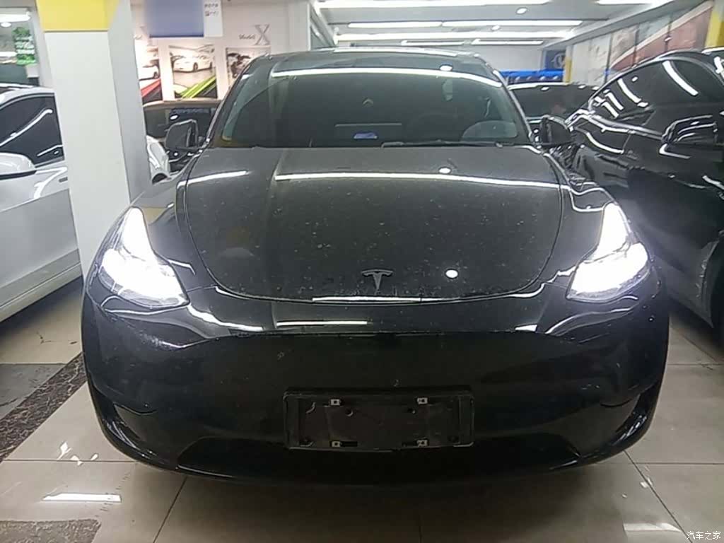 Tesla Model Y, 2022 3