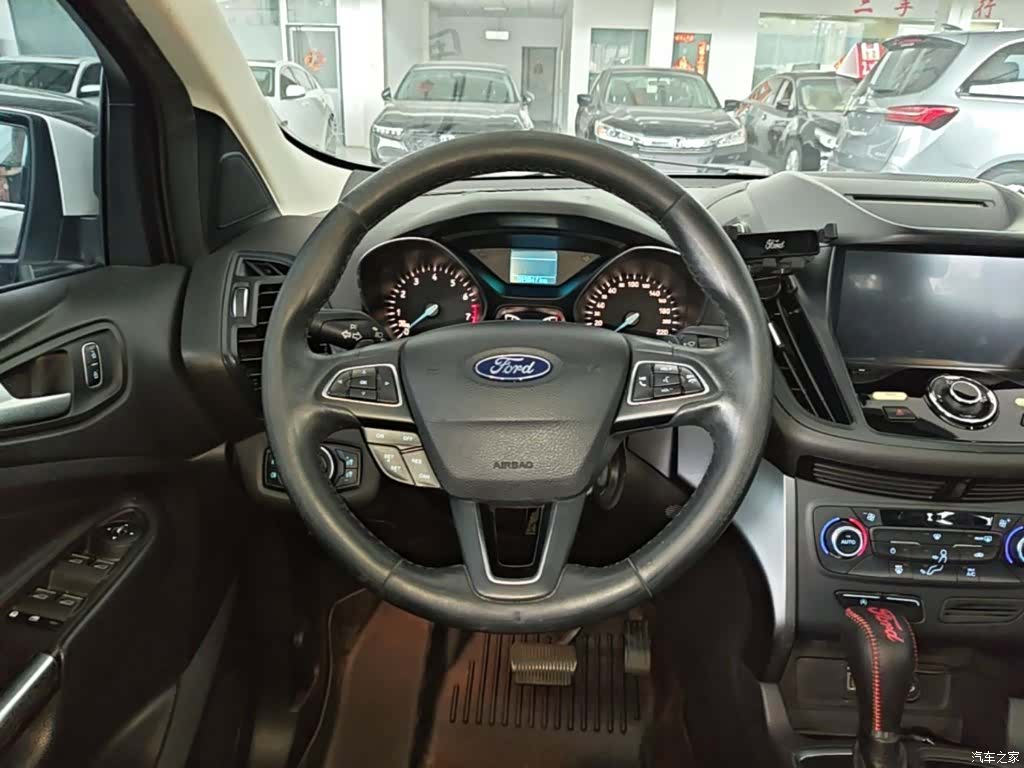 Ford Kuga, 2017 11