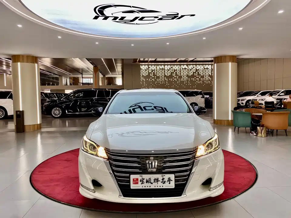 Toyota crown