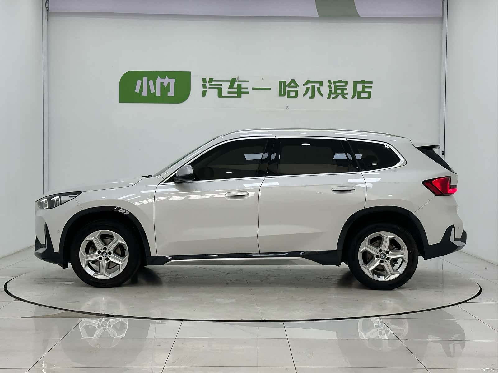 BMW X1, 2023 все фото