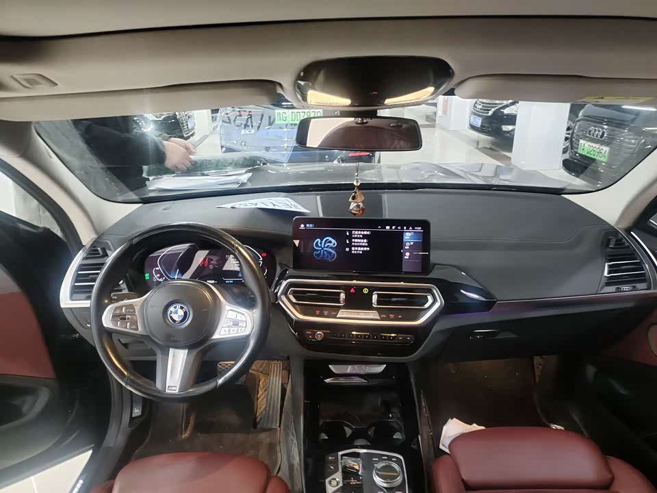 BMW iX3