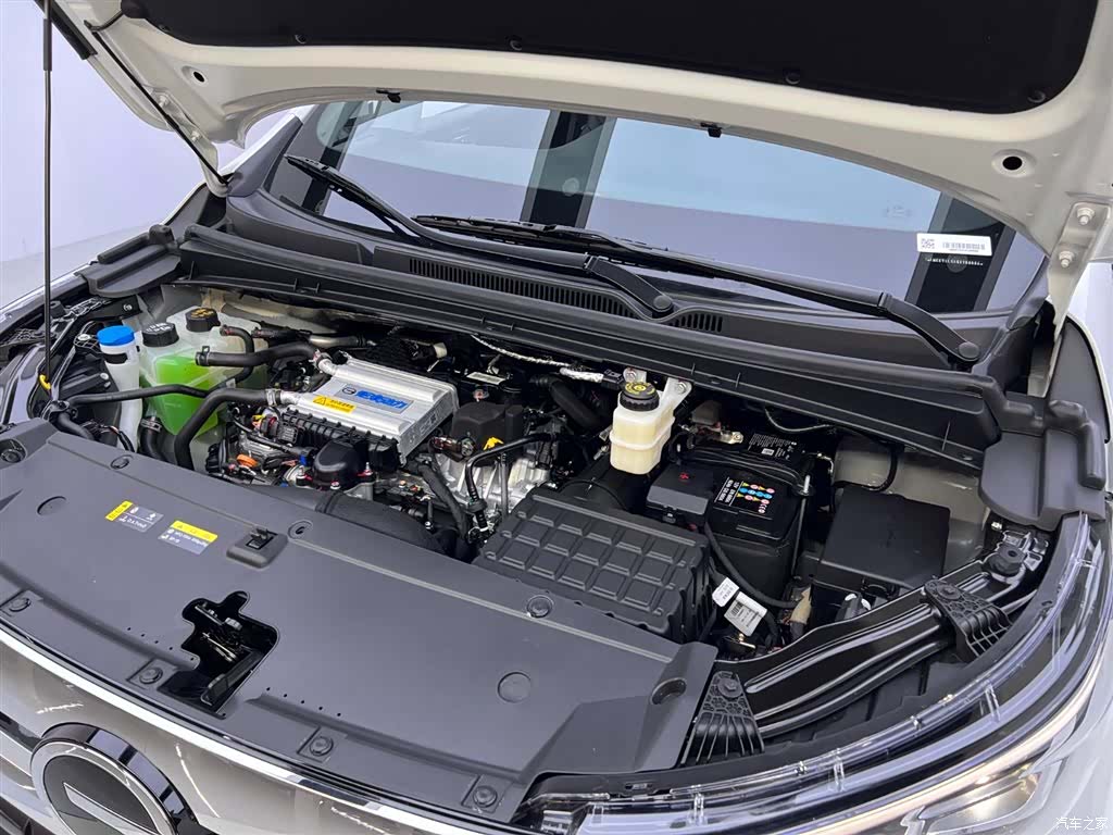Trumpchi M6, 2025 28